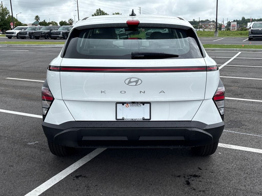 2027 Hyundai KONA SE FWD