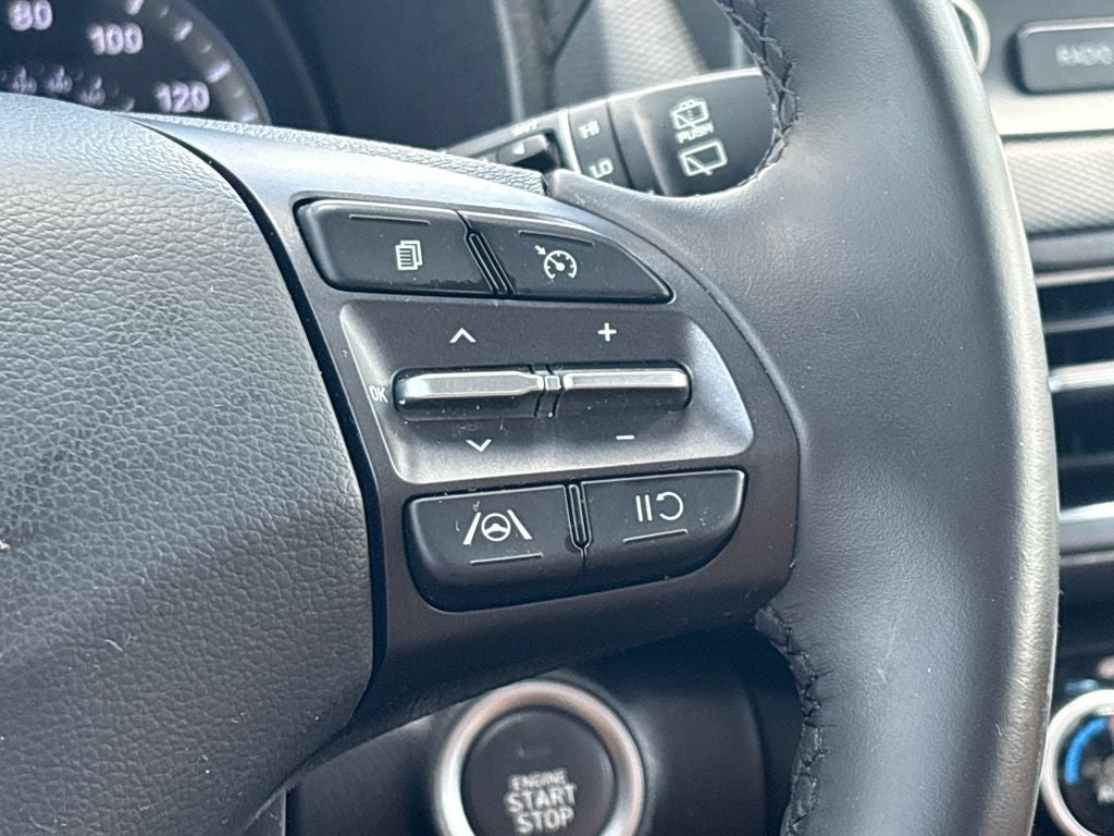 2022 Hyundai KONA SEL