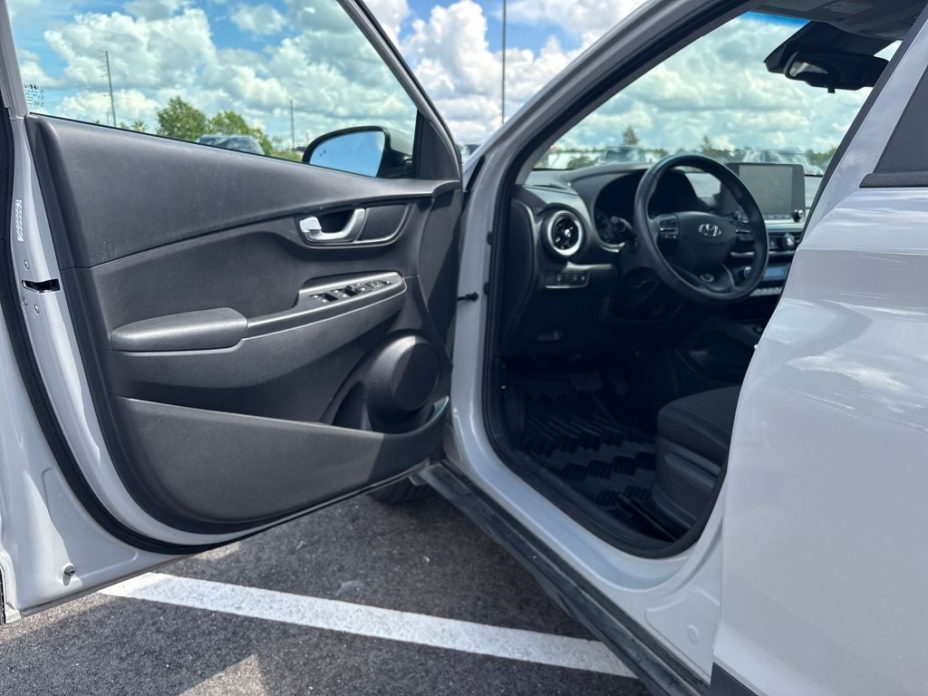 2022 Hyundai KONA SEL