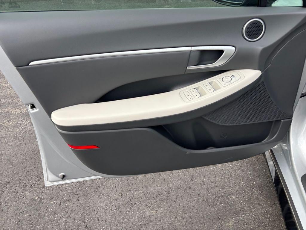 2025 Hyundai SONATA HYBRID SEL