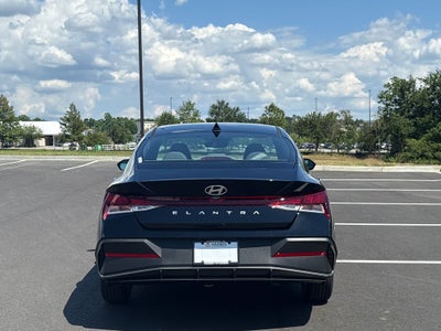 2026 Hyundai ELANTRA SE