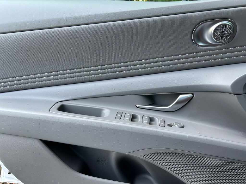 2025 Hyundai ELANTRA HEV SEL Sport