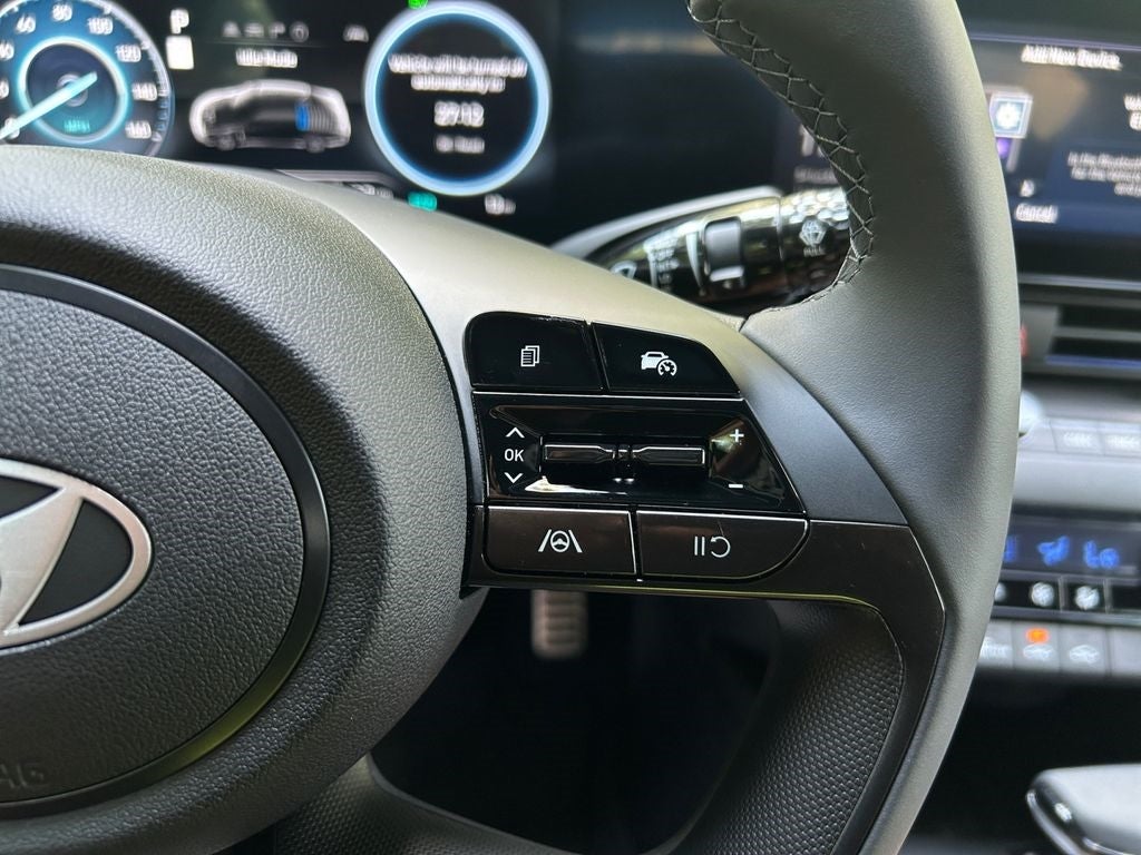 2025 Hyundai ELANTRA HEV SEL Sport