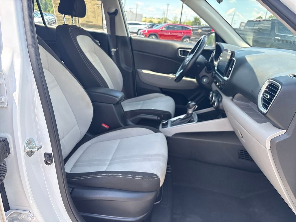 2023 Hyundai VENUE SEL