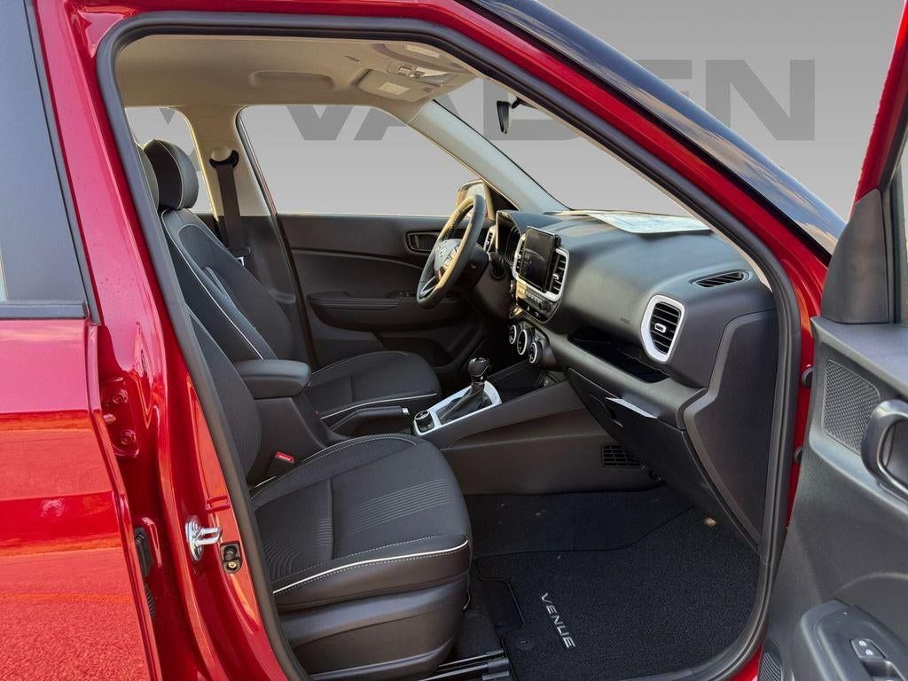2025 Hyundai Venue Limited - Photo 30