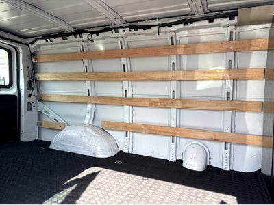 2024 Chevrolet Express Cargo 2500 WT