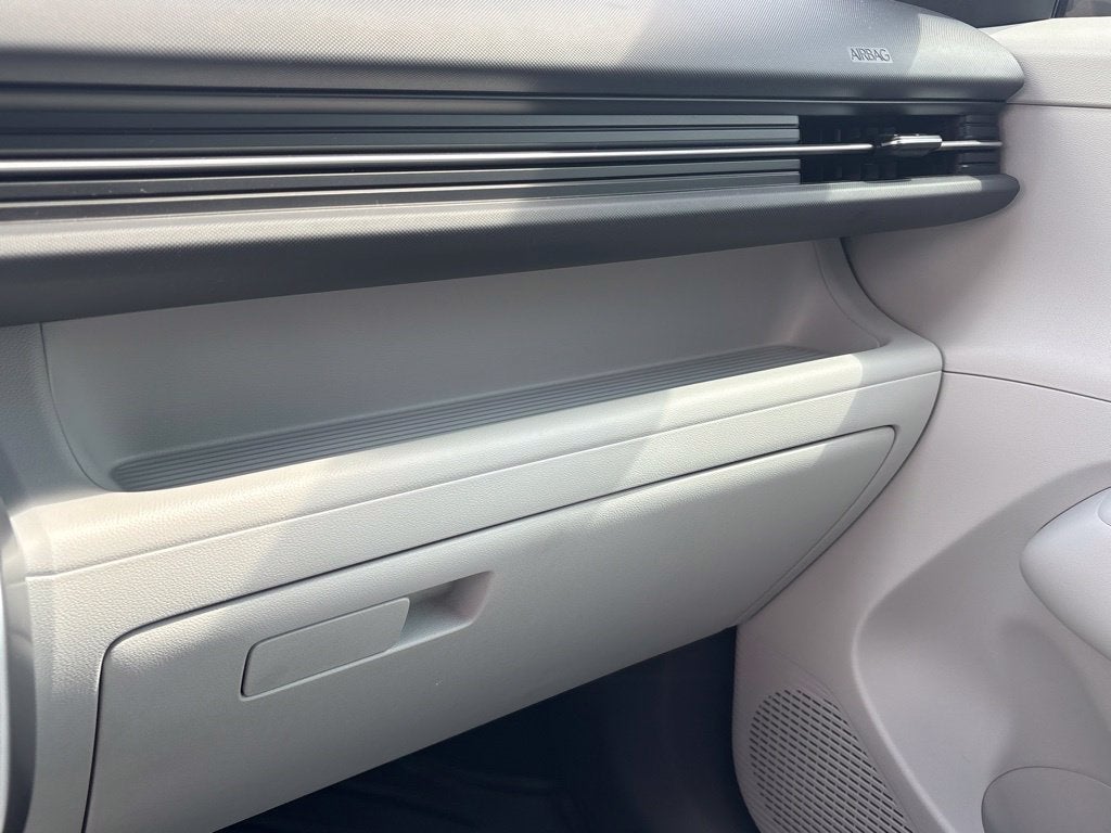 2024 Hyundai KONA SE
