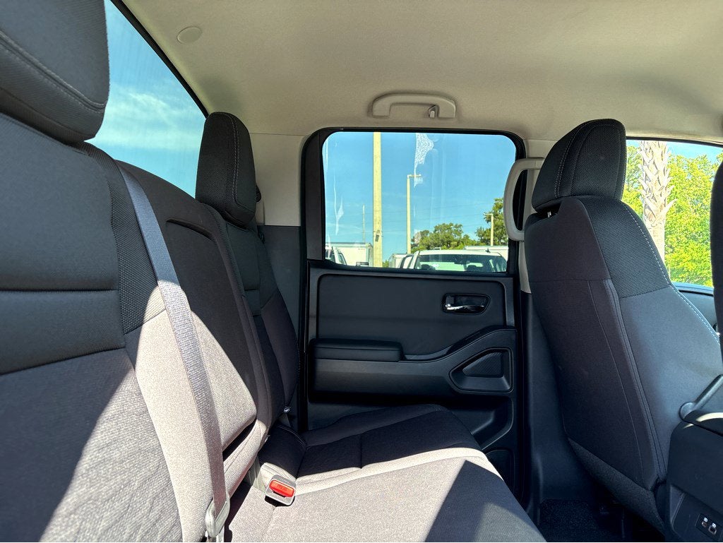 2024 Nissan Frontier SV