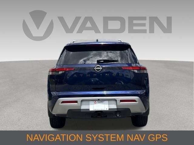 2022 Nissan Pathfinder SL