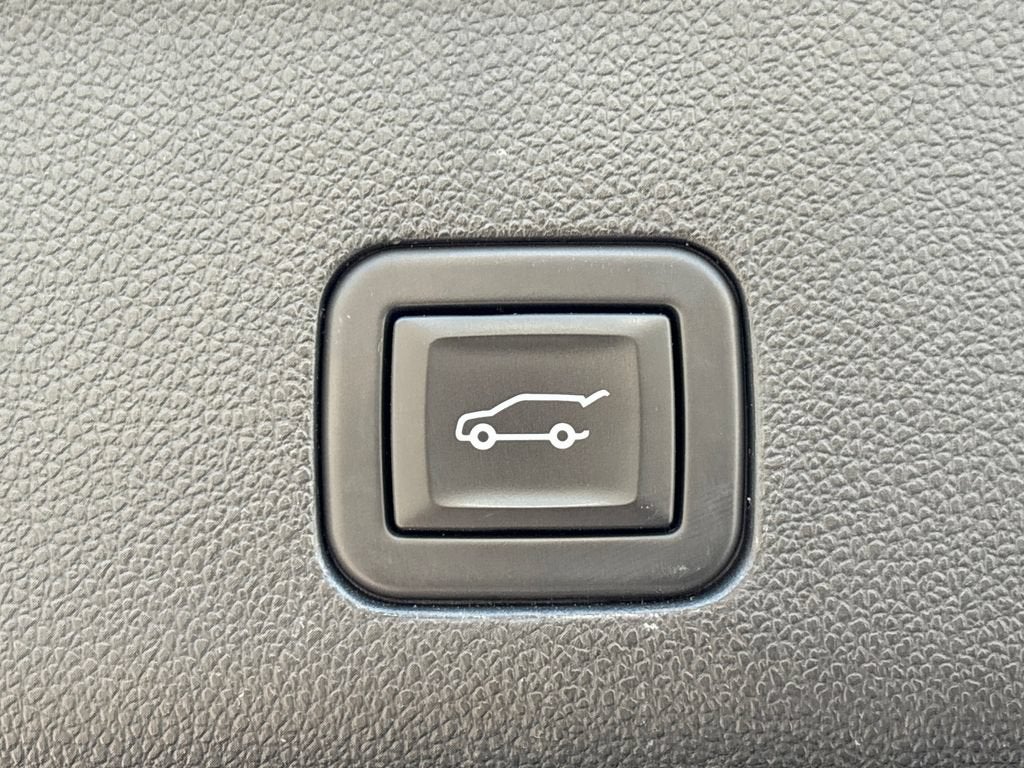 2023 GMC Yukon Base