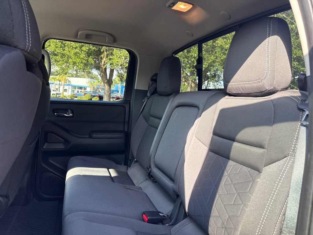 2025 Nissan Frontier Base