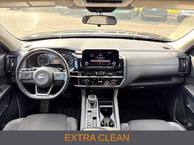 2024 Nissan Pathfinder Base