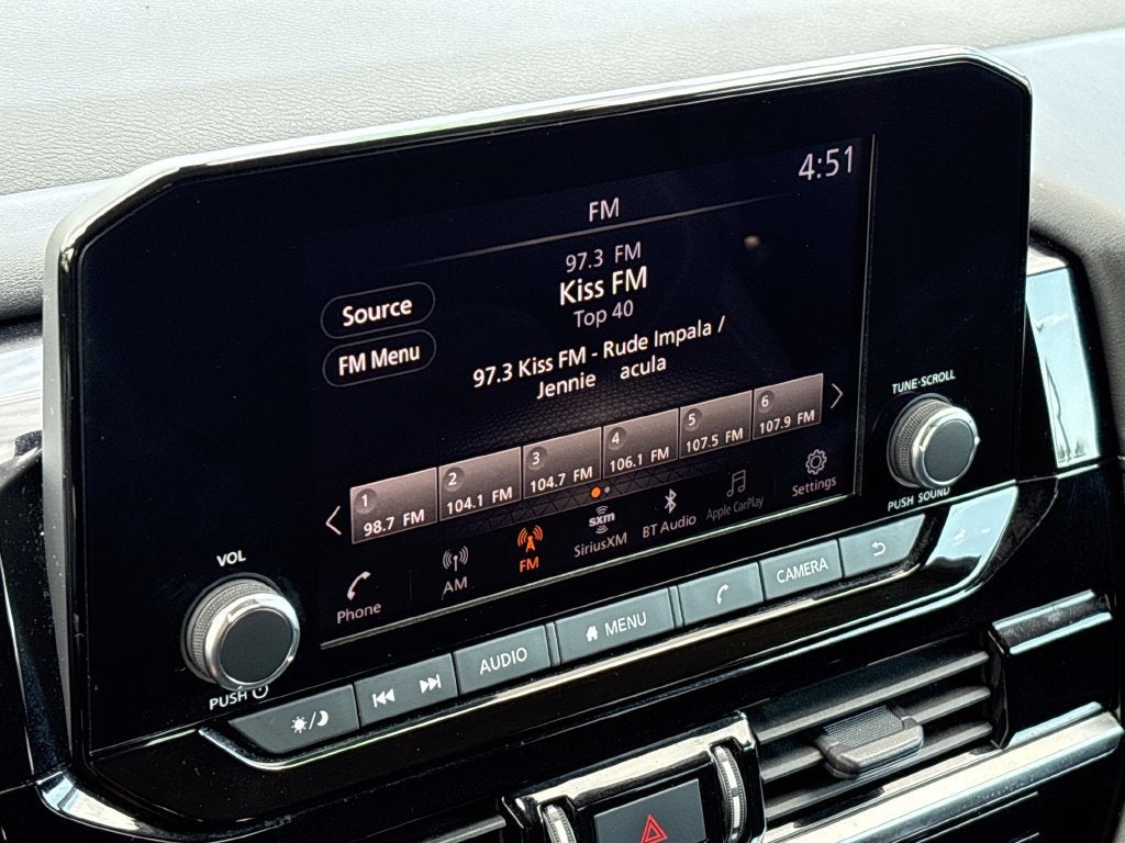 2024 Nissan Pathfinder Base