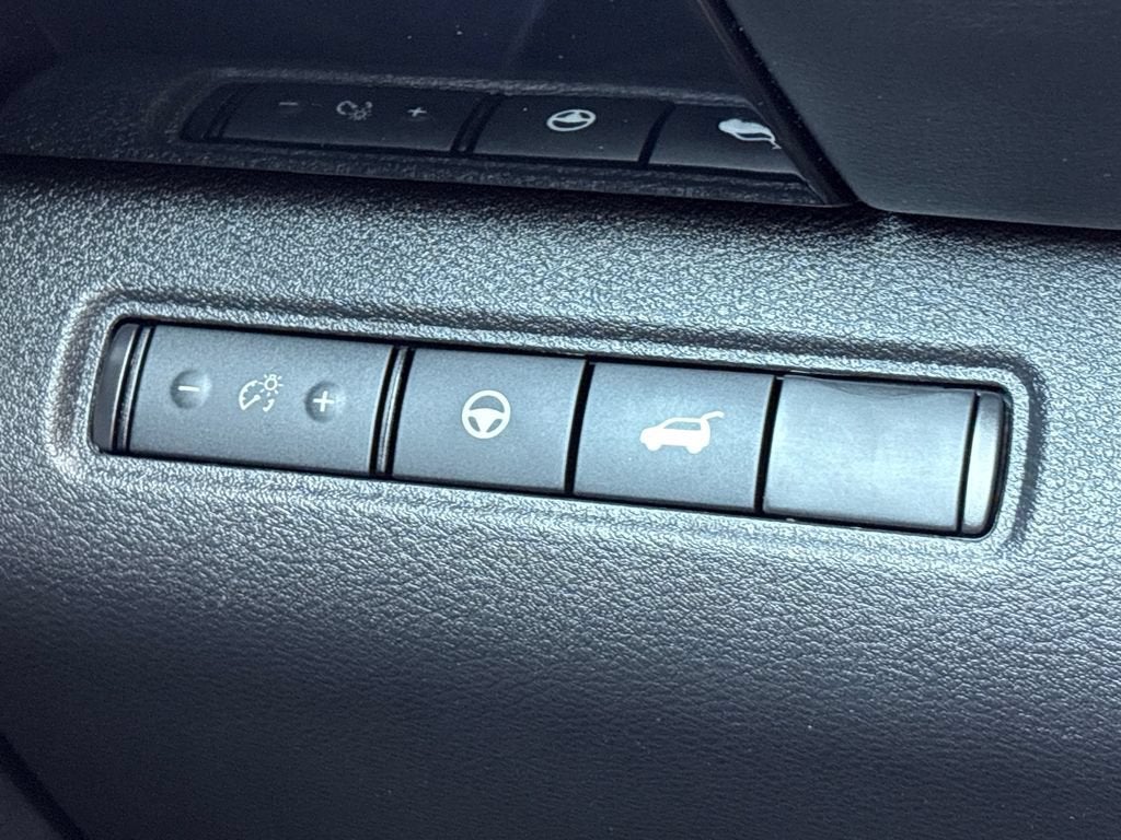 2022 Nissan Pathfinder Base