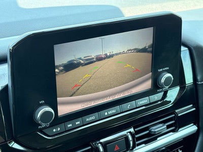 2022 Nissan Pathfinder Base