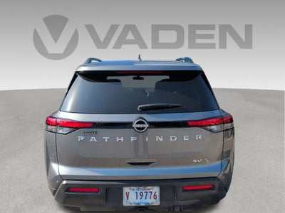 2022 Nissan Pathfinder Base