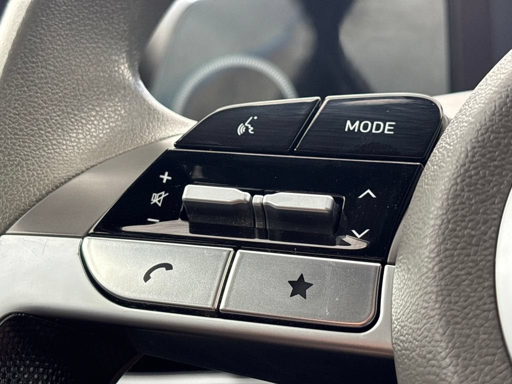 2024 Hyundai ELANTRA Base