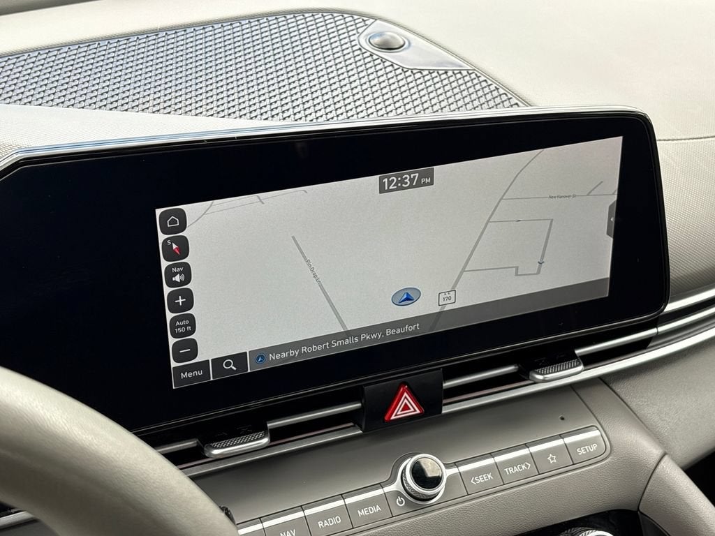 2024 Hyundai ELANTRA Base