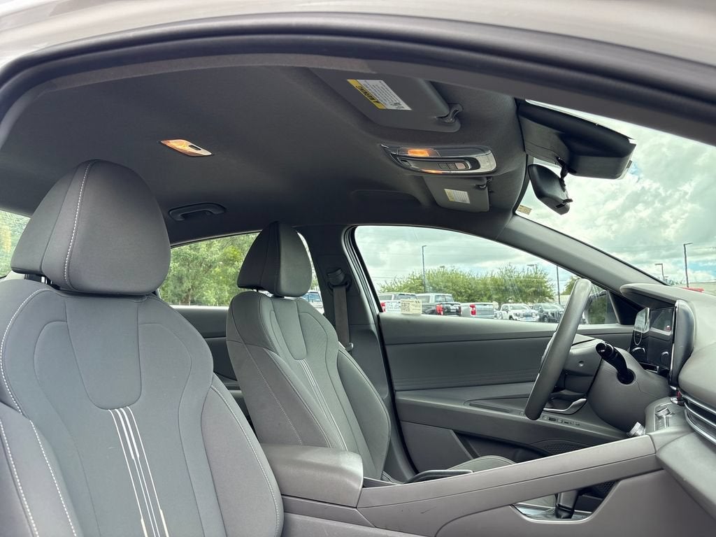 2024 Hyundai ELANTRA Base