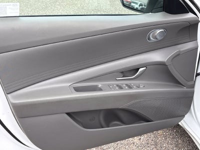 2024 Hyundai ELANTRA Base