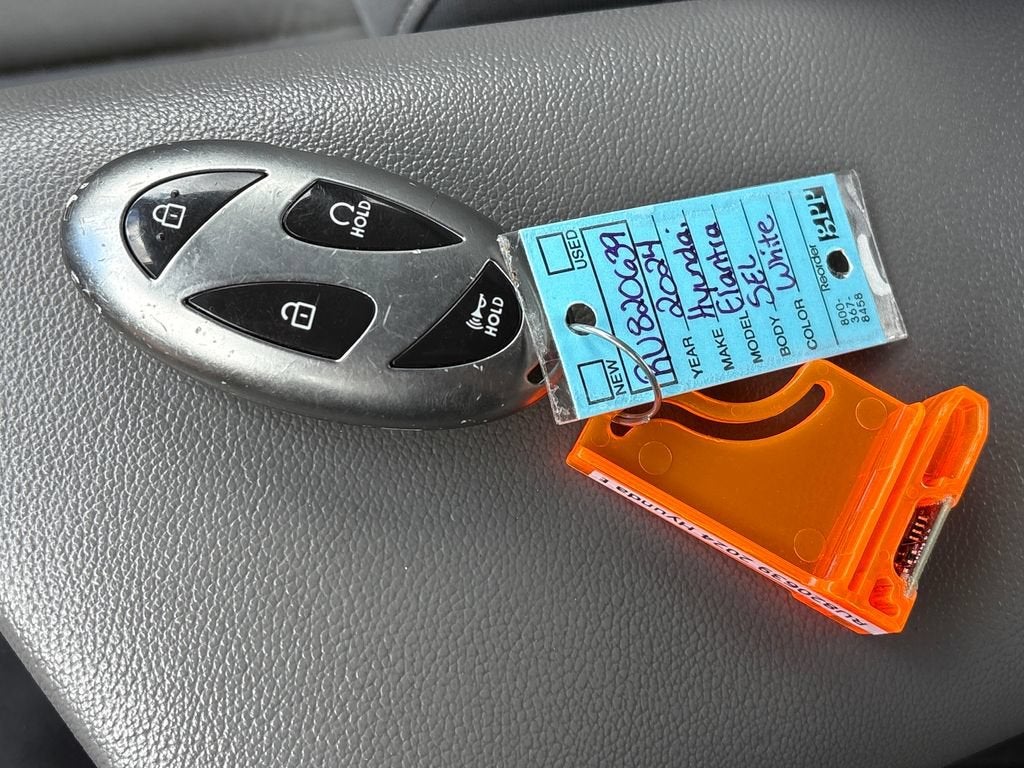 2024 Hyundai ELANTRA Base