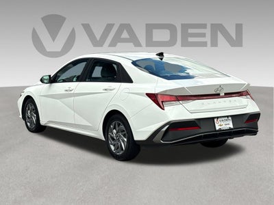 2024 Hyundai ELANTRA Base