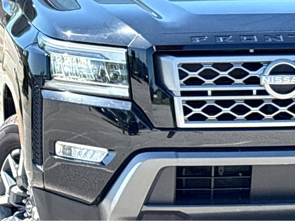 2024 Nissan Frontier SL