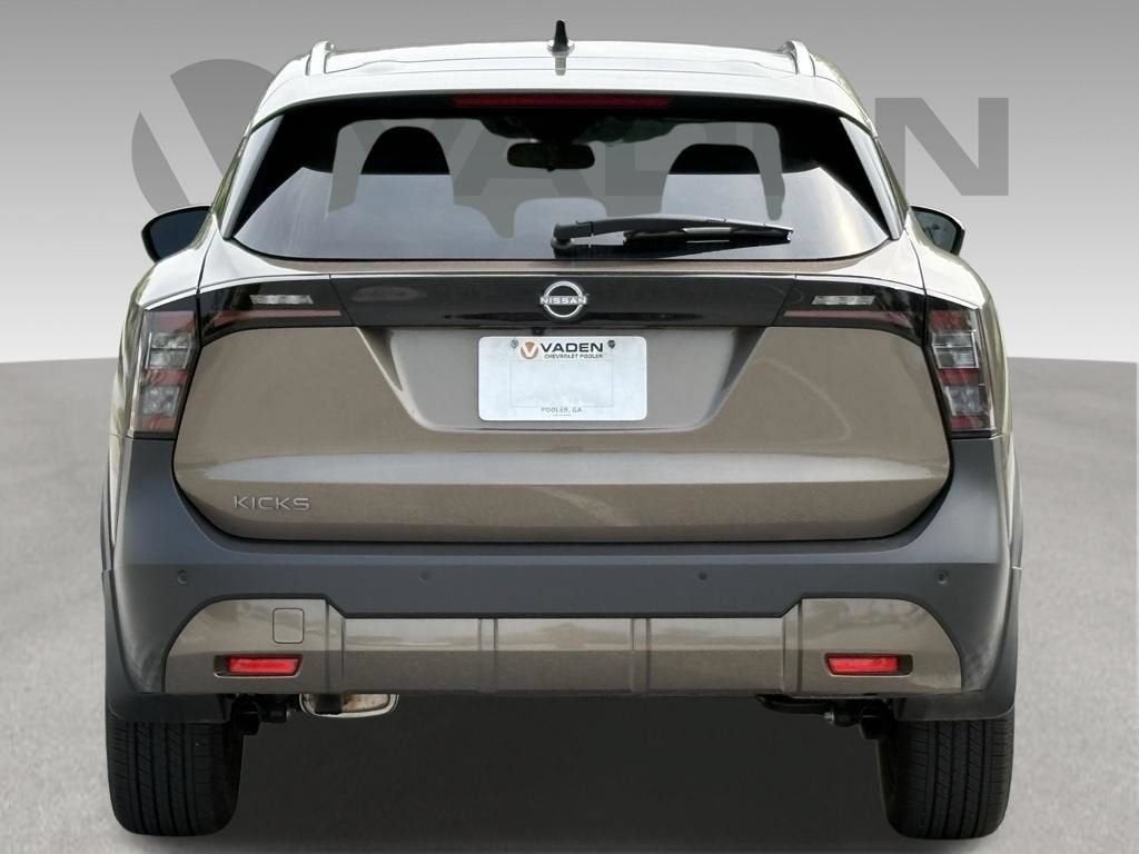 2026 Nissan Kicks Base
