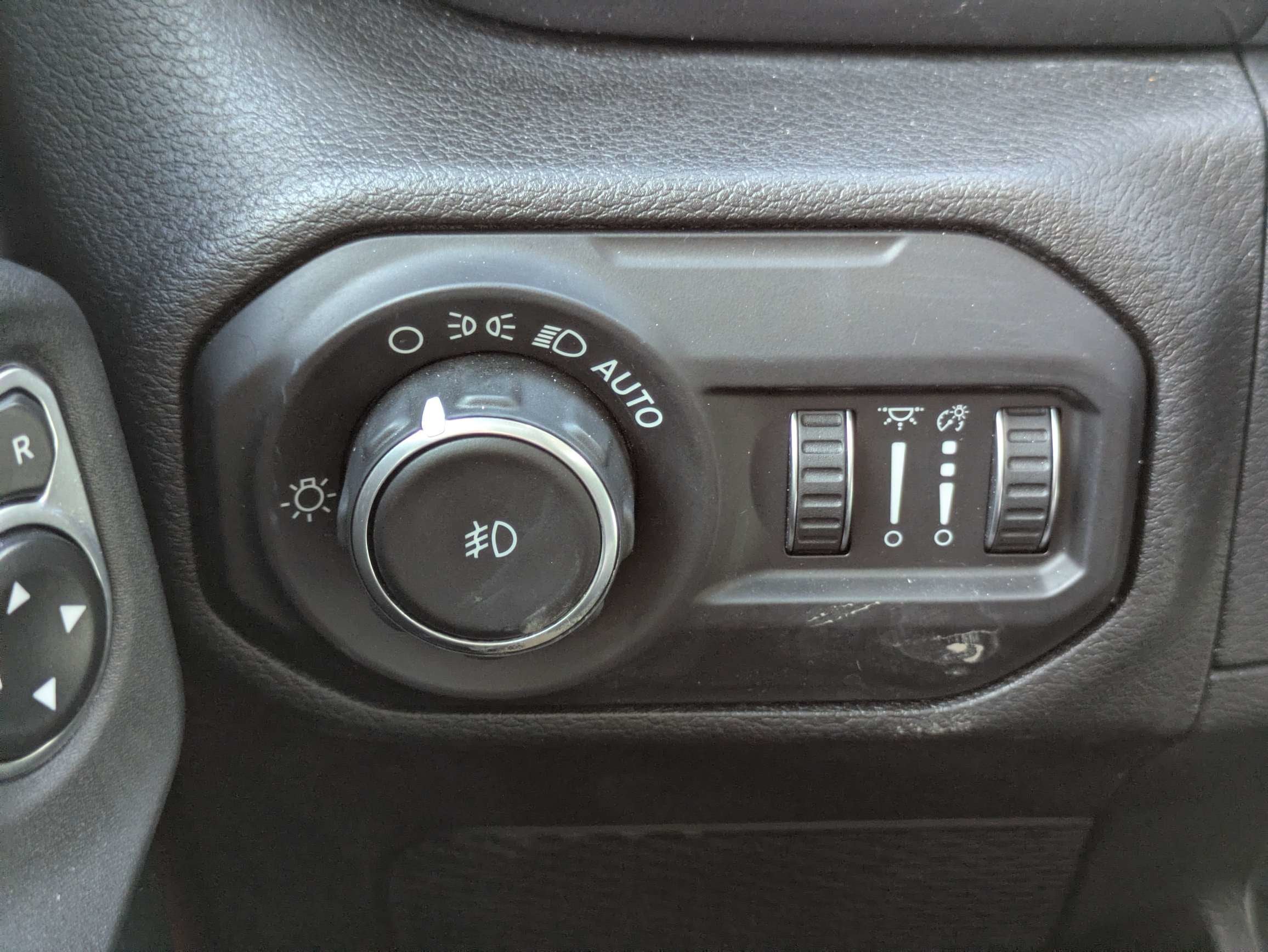 2019 Jeep Wrangler Unlimited Sahara Altitude 4x4