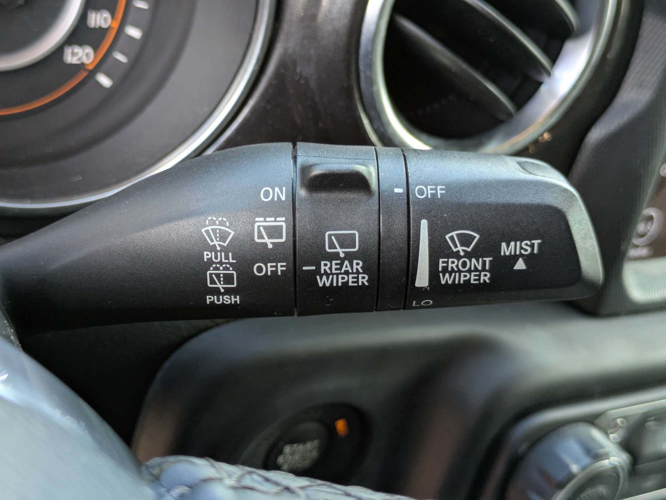 2019 Jeep Wrangler Unlimited Sahara Altitude 4x4