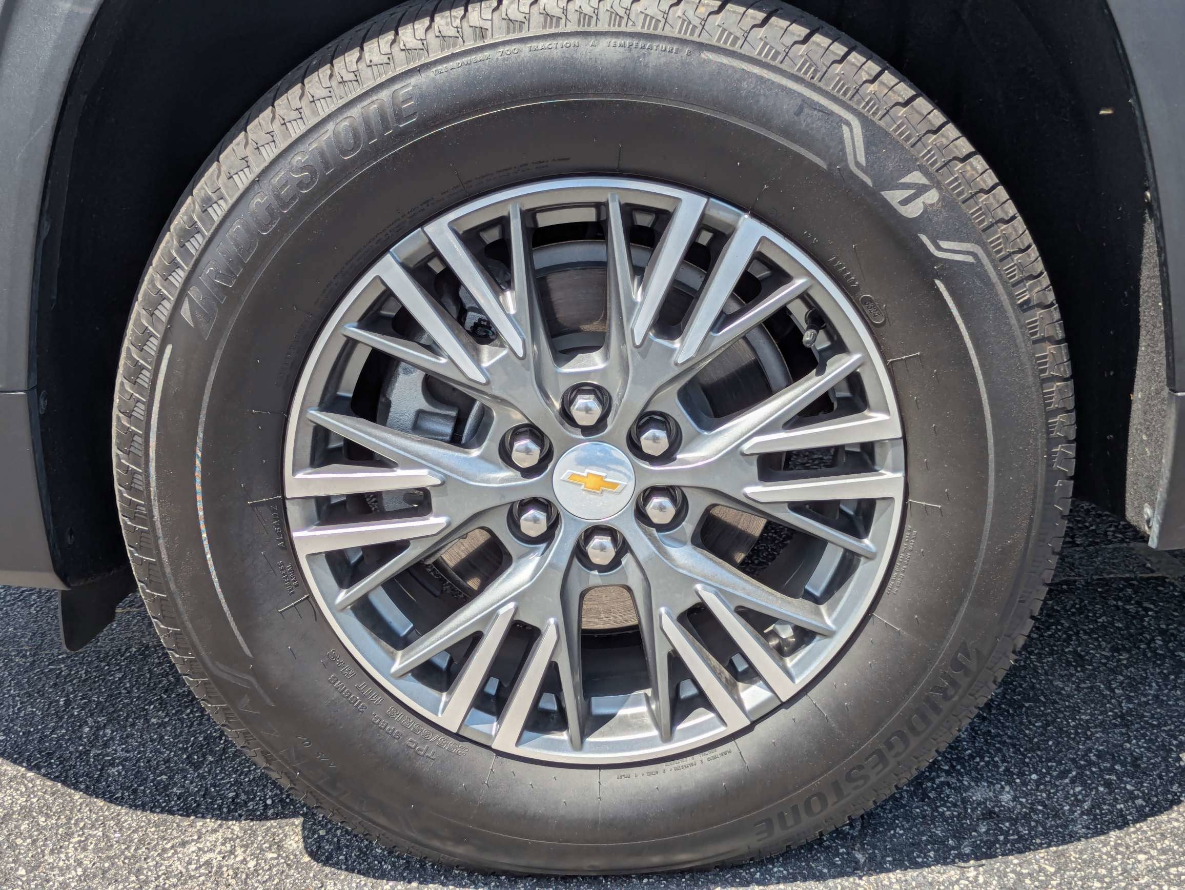 2024 Chevrolet Traverse LT