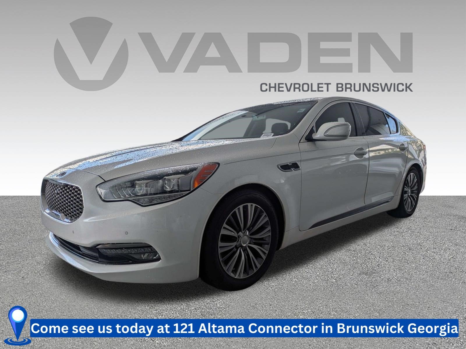 2017 Kia K900 Premium 3.8L