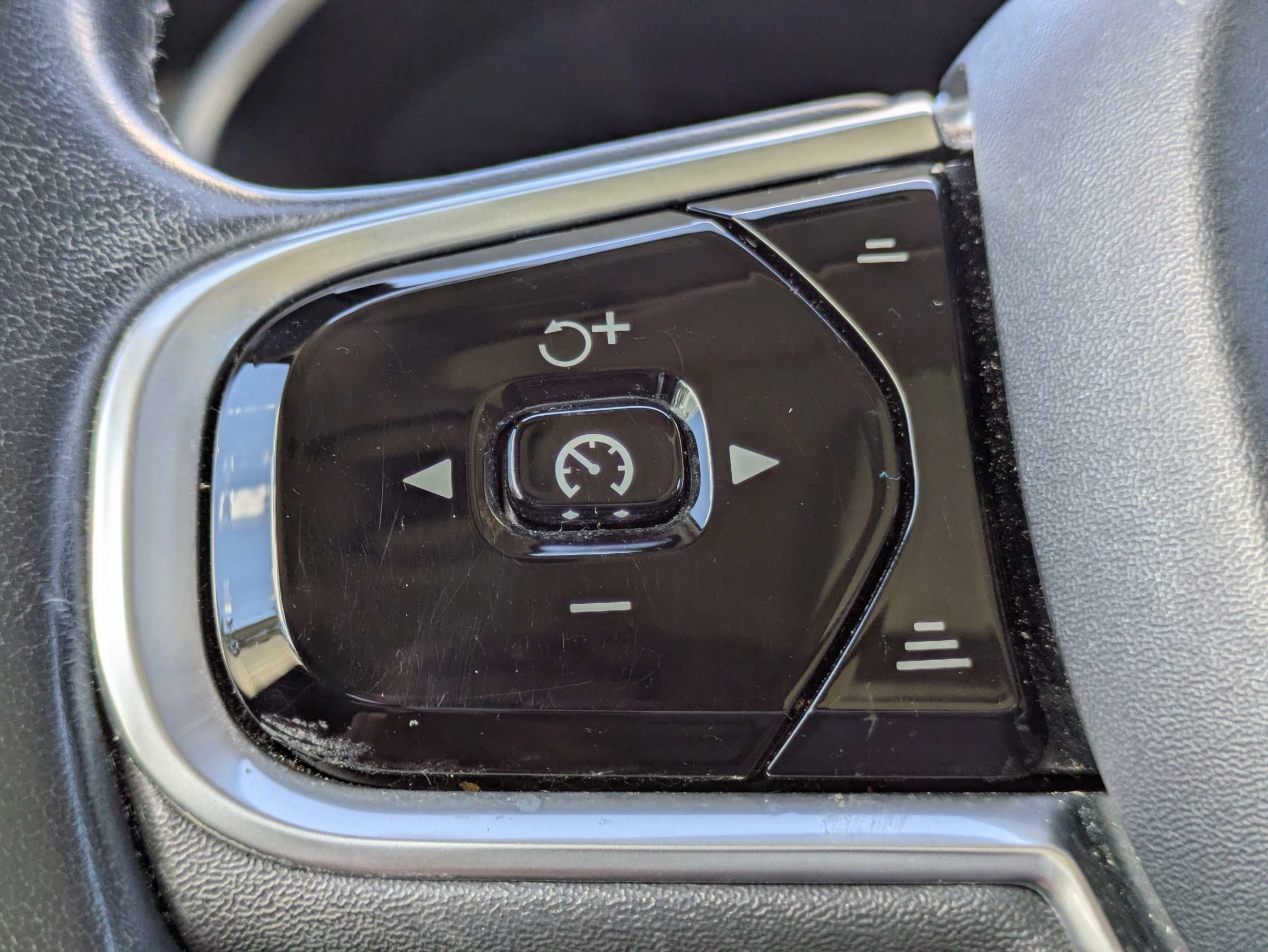 2018 Volvo XC90 T5 Momentum