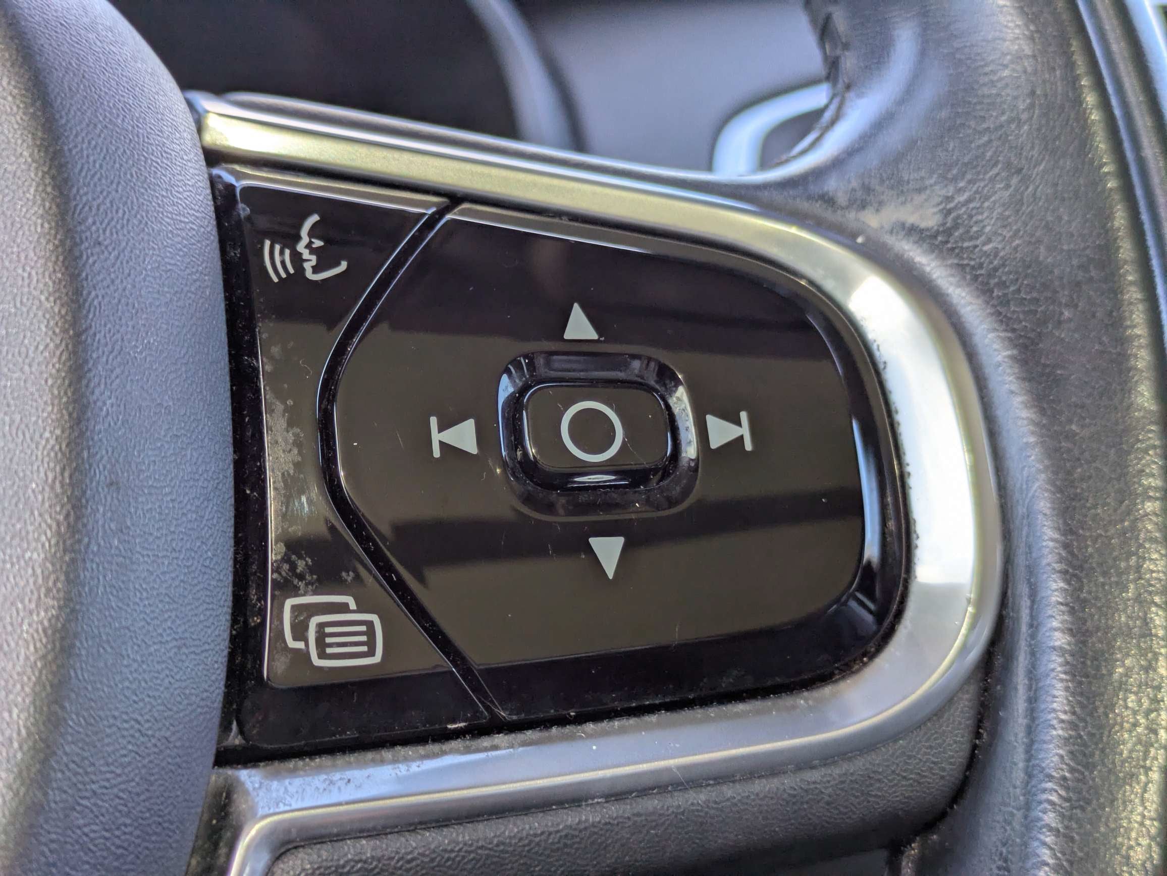 2018 Volvo XC90 T5 Momentum