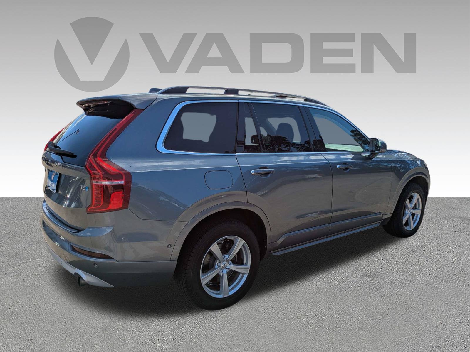 2018 Volvo XC90 T5 Momentum