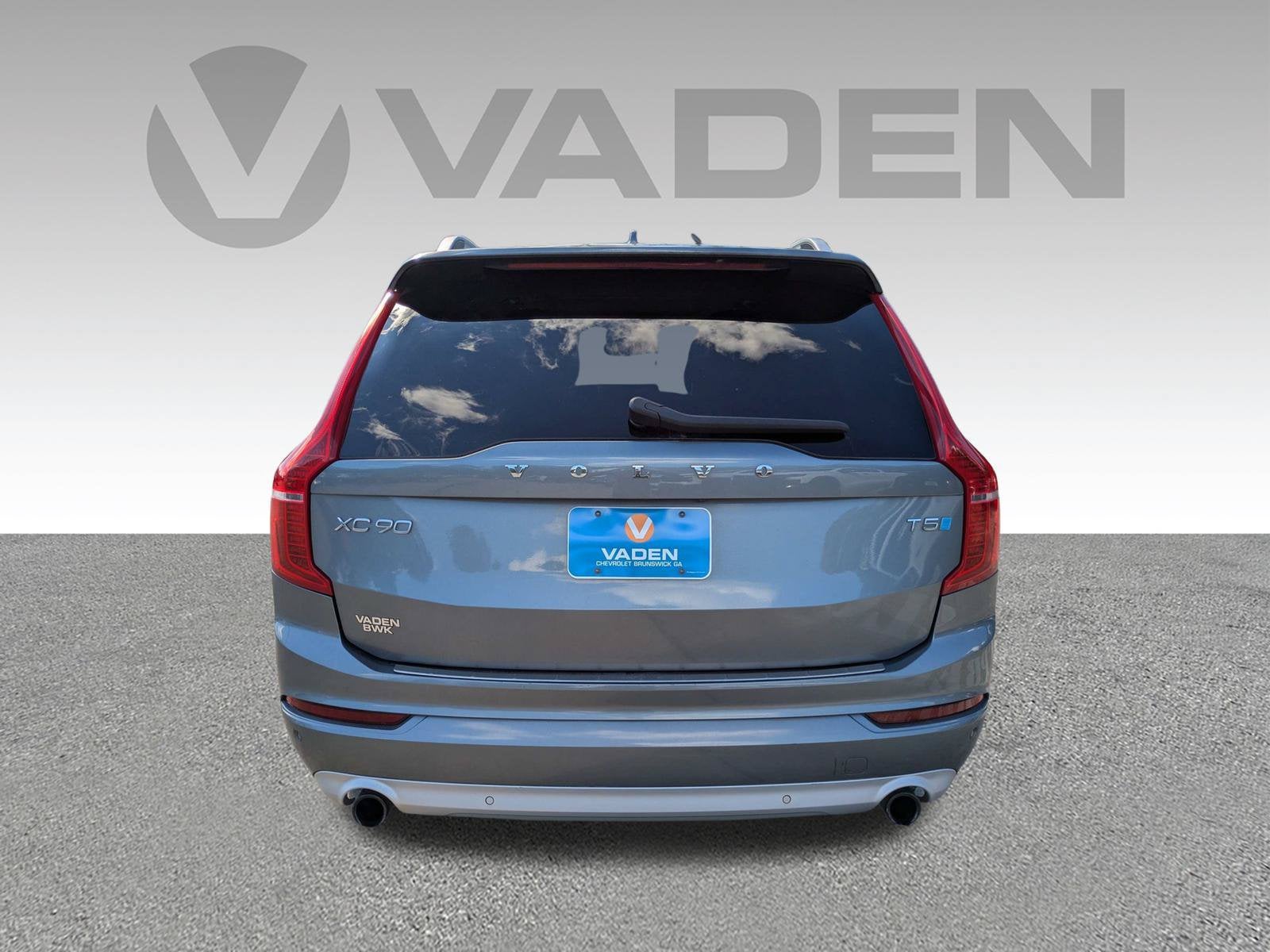 2018 Volvo XC90 T5 Momentum