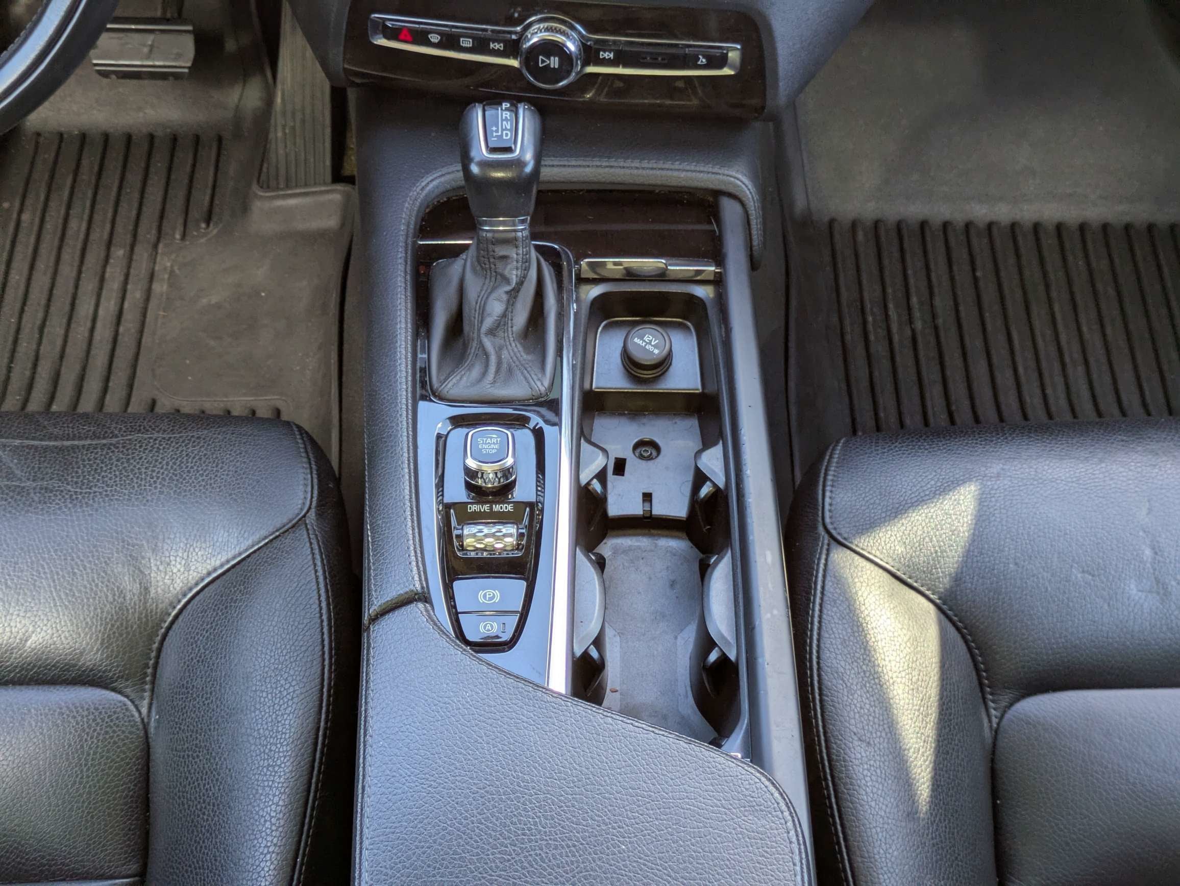 2018 Volvo XC90 T5 Momentum