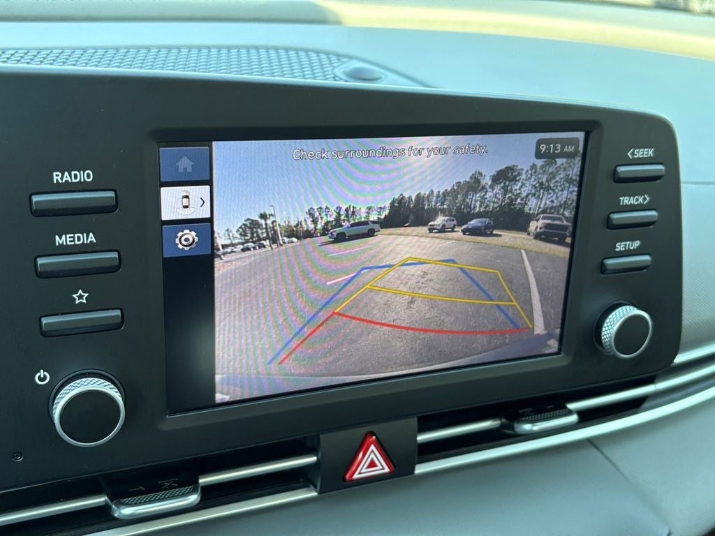 2024 Hyundai ELANTRA SE