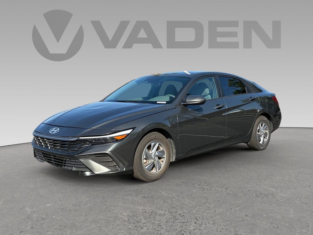 2024 Hyundai ELANTRA SE