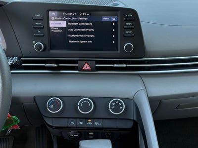 2024 Hyundai ELANTRA SE