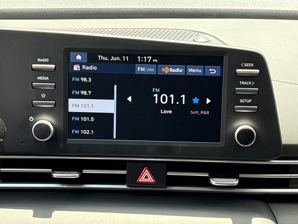 2025 Hyundai ELANTRA SE