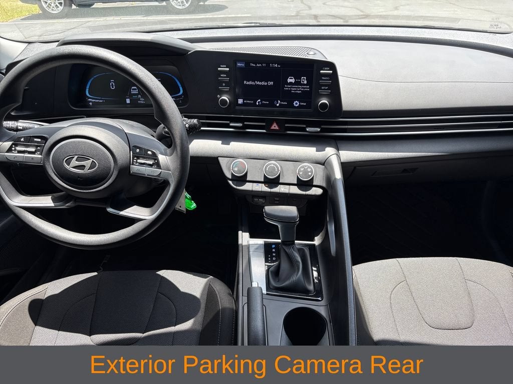 2025 Hyundai ELANTRA SE